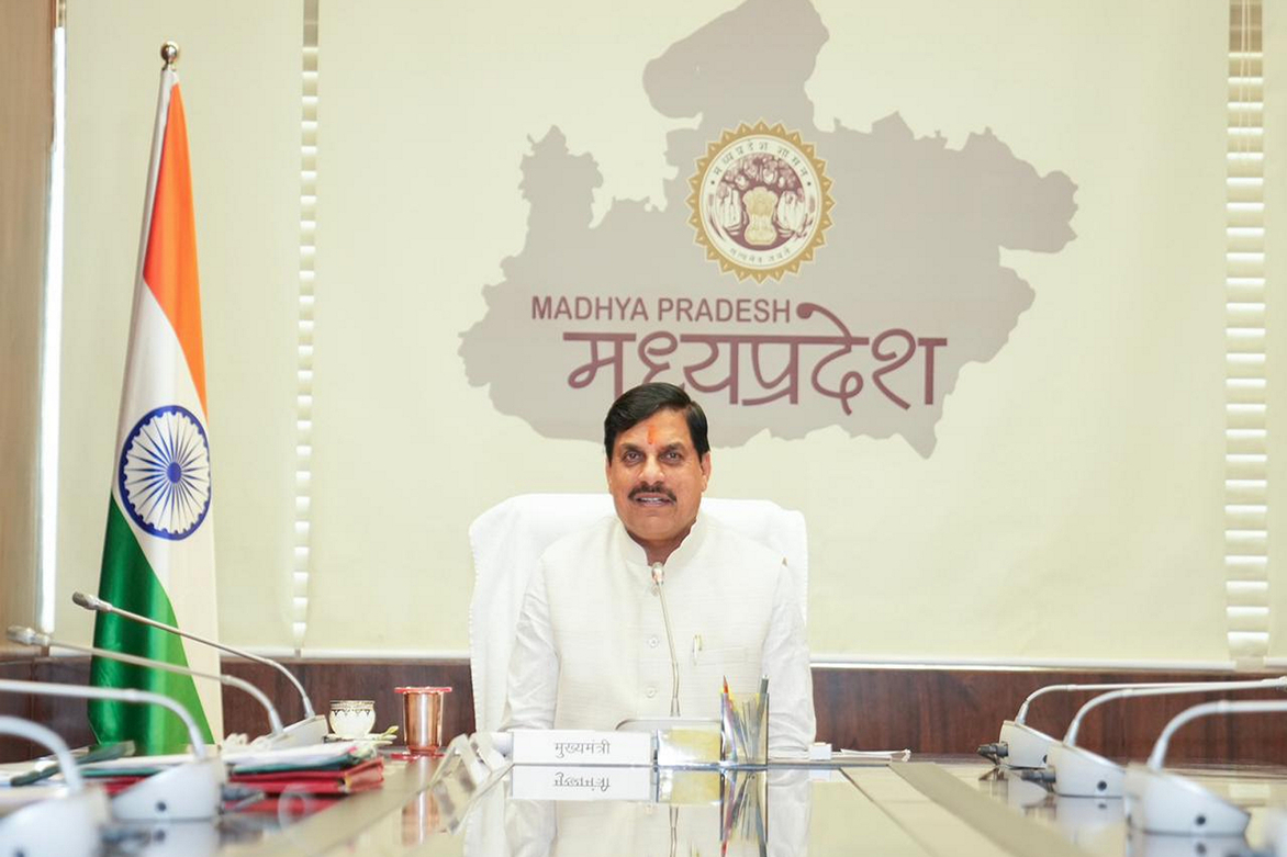 MoCA launches 'Fare Se Fursat' scheme; Union Minister Naidu, CM Yodav flag off first-ever Rewa-Raipur flight