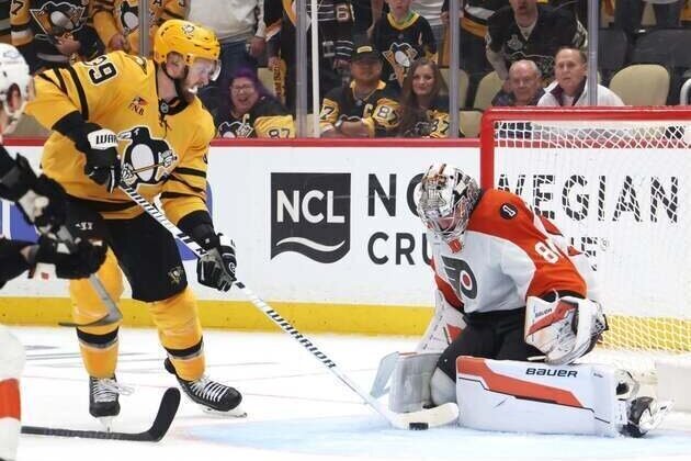 Flyers aim to take 2-0 lead over rival Penguins