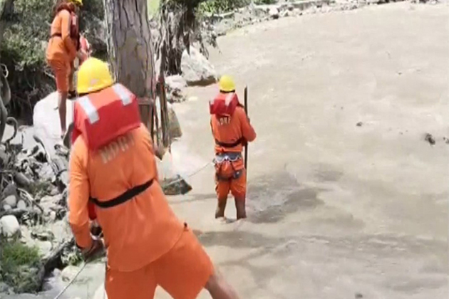 HP: NDRF recovers one body out of three people who went missing from flood-affected Sainj Valley