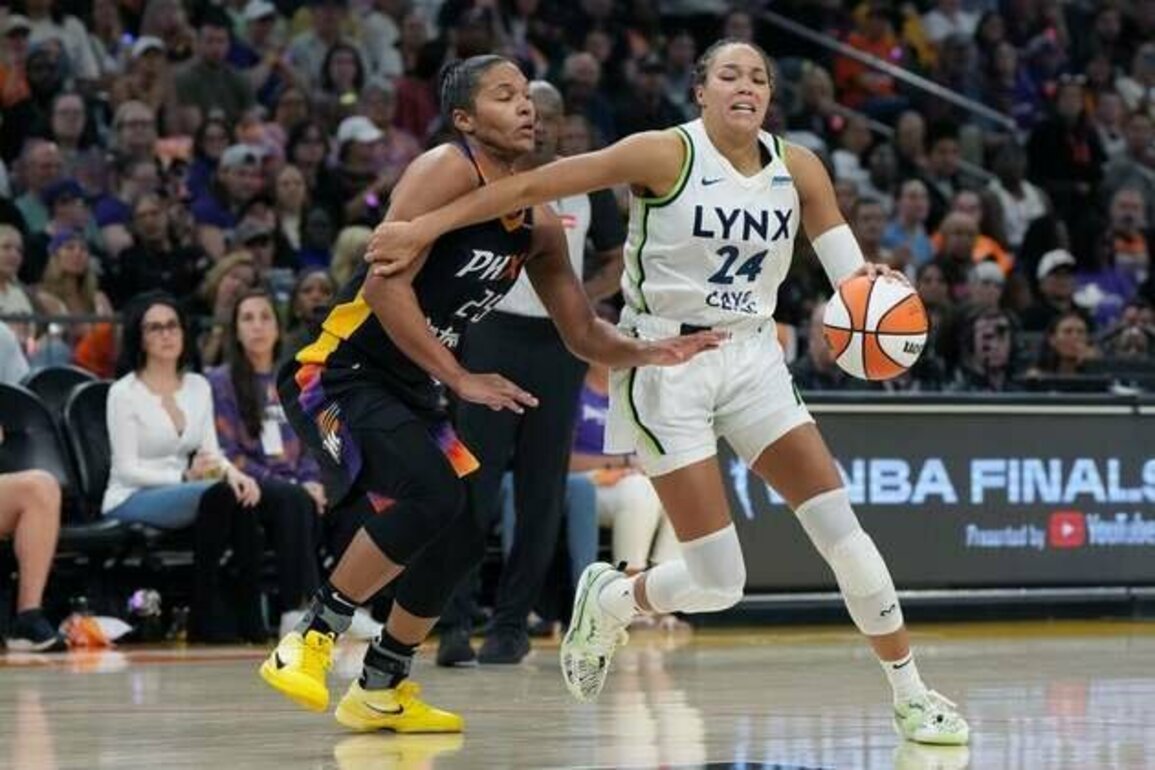 Report: Lynx star Napheesa Collier tore ligaments in collision