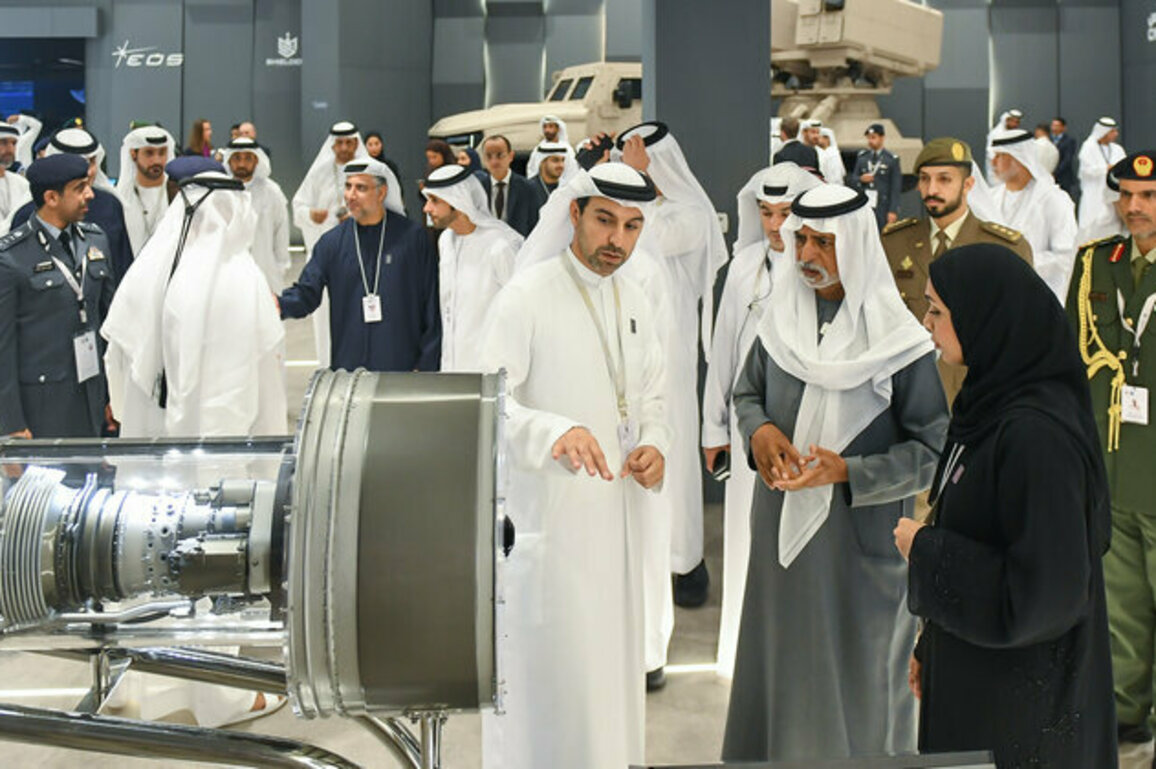 Nahyan bin Mubarak visits IDEX and NAVDEX 2025