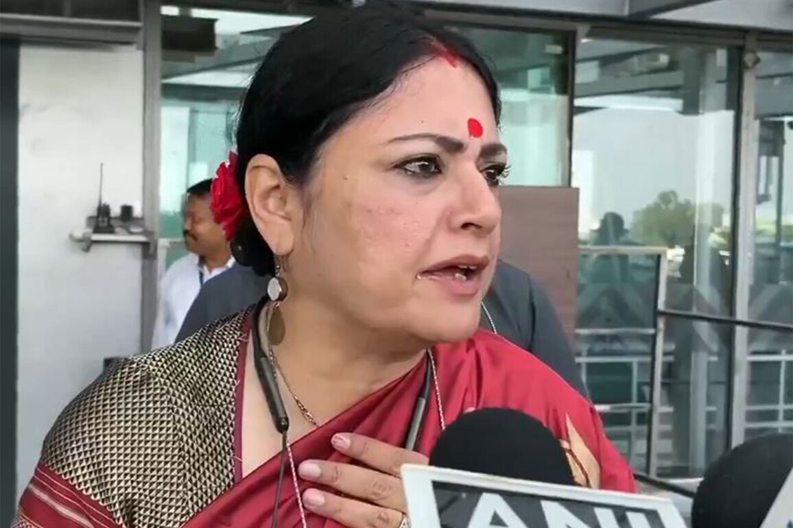 "We are witnessing genuine public anger": West Bengal Minister Agnimitra Paul amid chaos over attack on Abhishek Banerjee