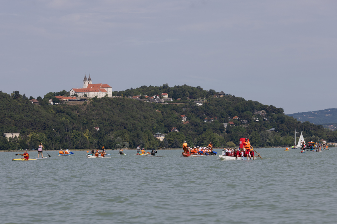 (SP)HUNGARY-ZAMARDI-BALATON CROSSING