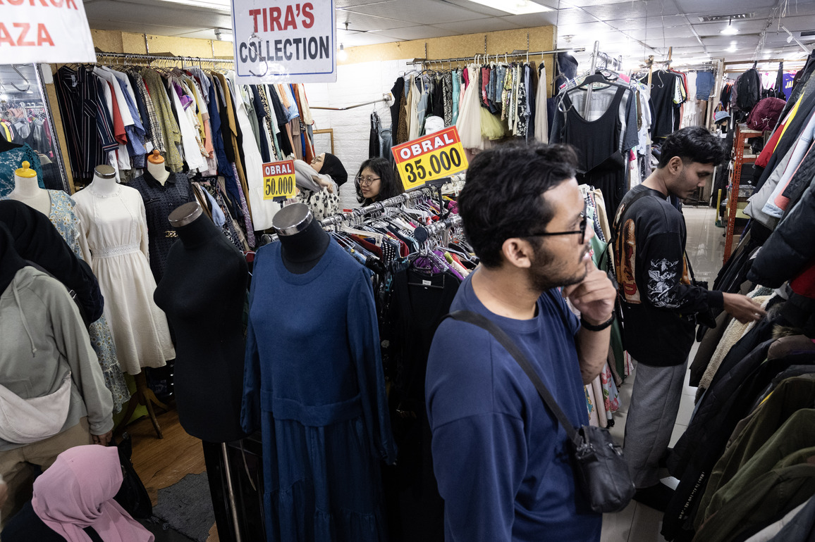 INDONESIA-JAKARTA-THRIFTING