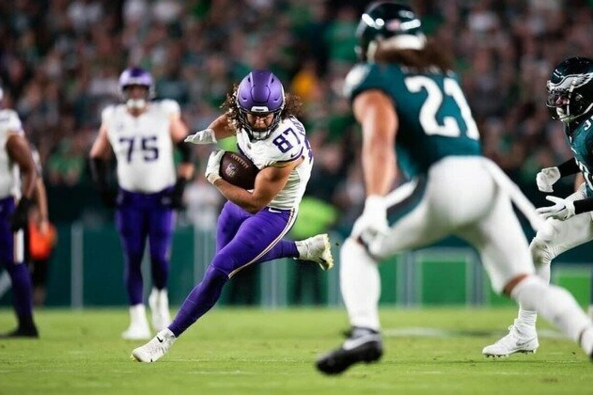 NFL Expert Picks: Forecasting Vikings vs. Eagles in Week 7
