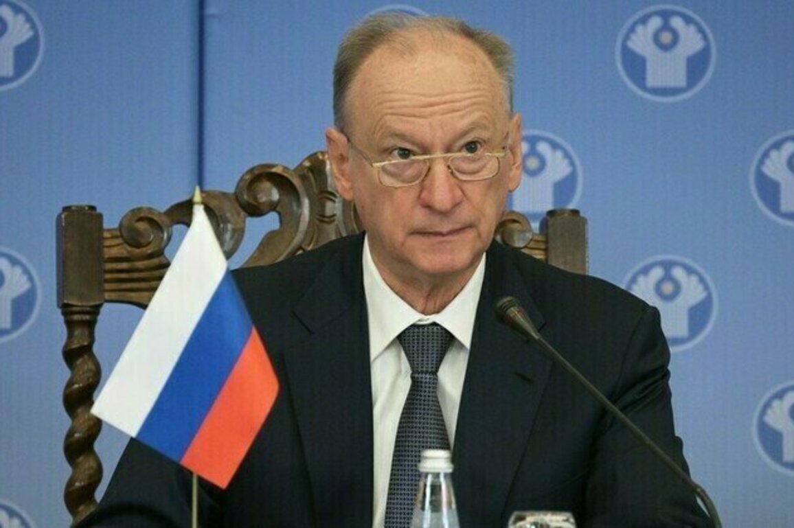 UK could easily stab US in the back  Putin aide