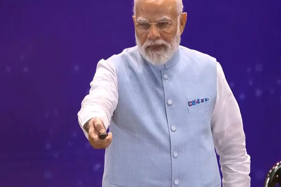 PM Modi inaugurates Emerging Science and Technology Innovation Conclave 2025, launches RDI Scheme Fund