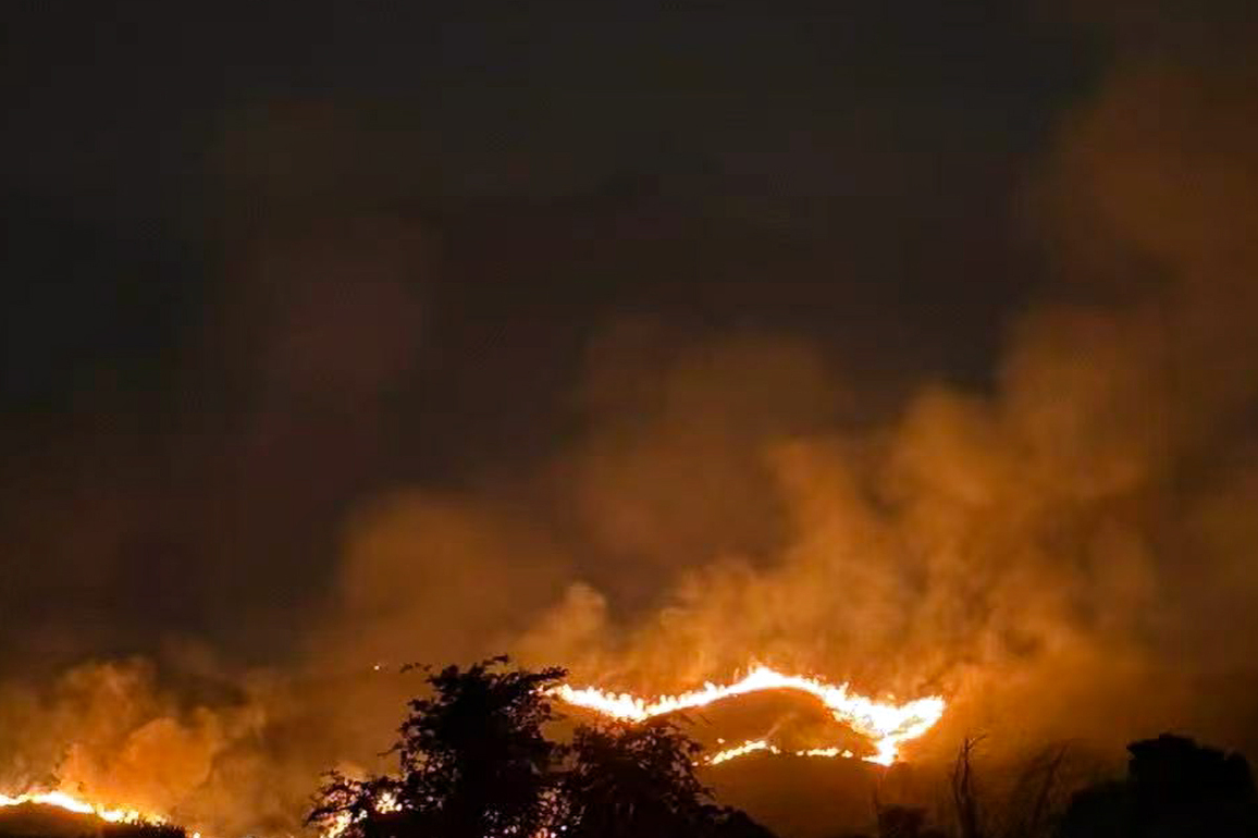 CHINA-HONG KONG-HILLSIDE FIRE (CN)