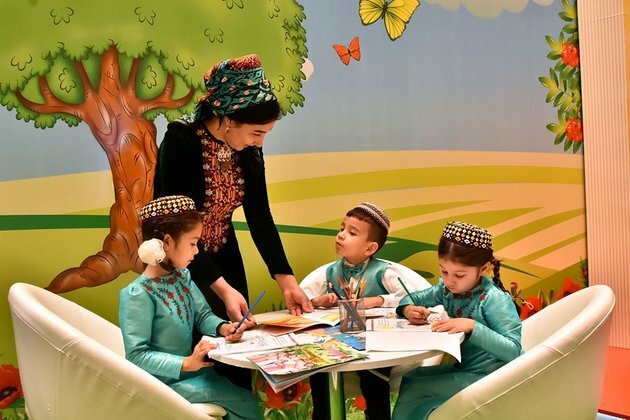 Turkmenistan: Many children left behind