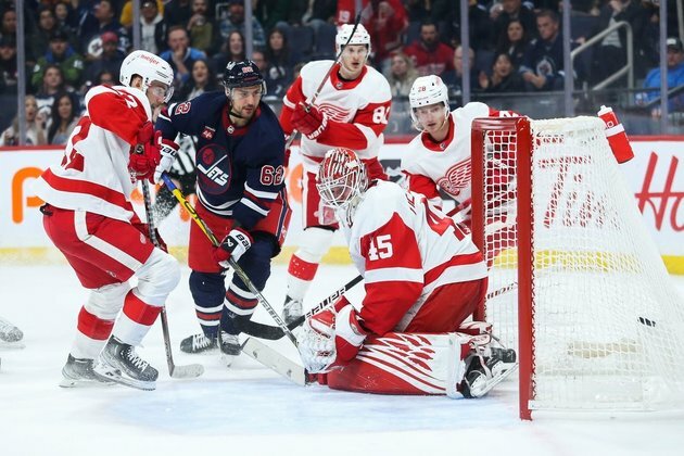 Jets tally six goals to beat Red Wings