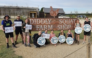 �������� Guardian team set off on mammoth charity walk to raise money for Yellow Wellies and Farms For City Children