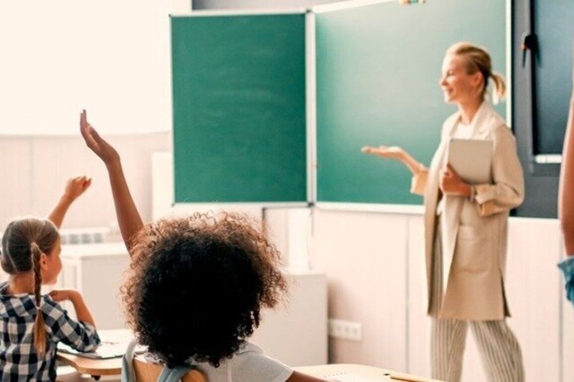 Arizona educators push for vouchers on November ballot 
