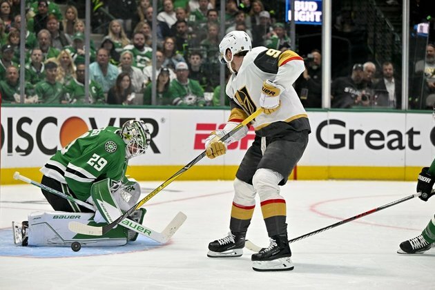 Joe Pavelski's OT tally beats Knights, keeps Stars alive