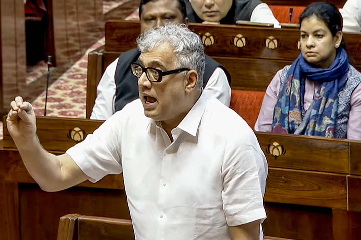 TMC files complaint against BJP for allegedly arranging free Special Trains from Surat to West Bengal ahead of polls