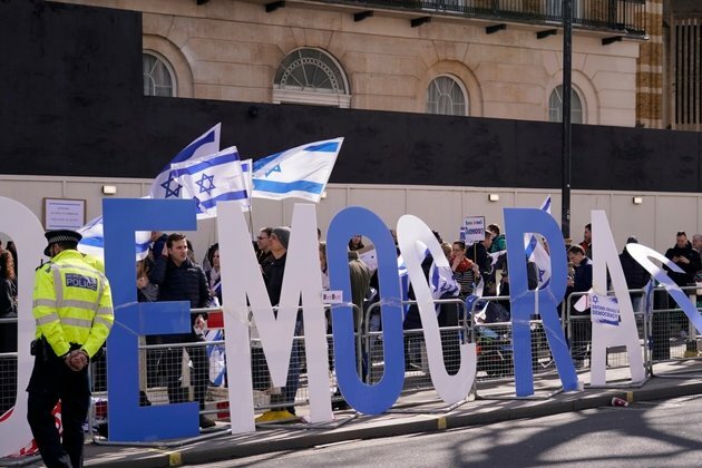 British Demonstrators Protest Israeli Leader&#039;s Visit to London