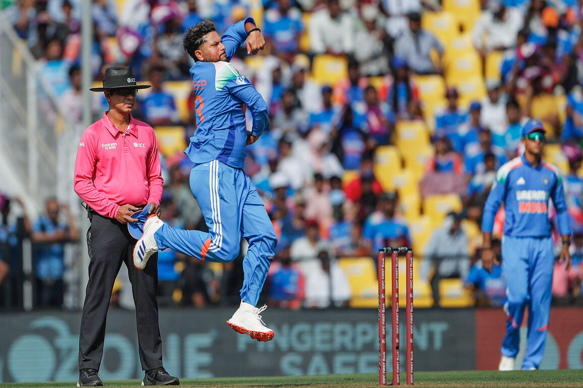 Asia Cup: Kuldeep's spin magic bundles Pakistan for 127; India to chase 128
