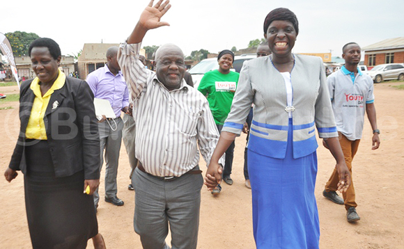 Nadduli ng'atuuka ku mukolo gw'abavubuka e Luweero. Ku kkon, ye Alice Muwanguzi, omubaka wa Pulezidenti e Luweero Nadduli ng'atuuka ku mukolo gw'abavubuka e Luweero. Ku kkon, ye Alice Muwanguzi, omubaka wa Pulezidenti e Luweero