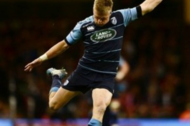 Wales flyhalf Anscombe to join Blues rivals Ospreys