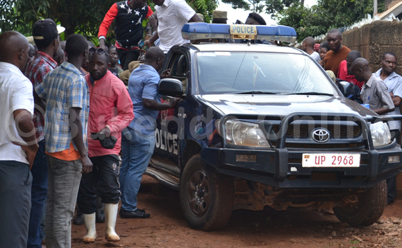 Poliisi ng'eggyawo omulambo Poliisi ng'eggyawo omulambo