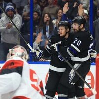Jake Guentzel's two late goals lock up Lightning's home win over Hurricanes