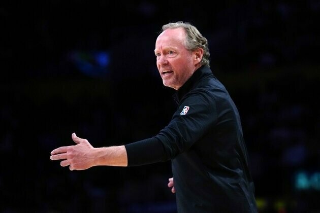 Suns coach Mike Budenholzer finally faces Bucks