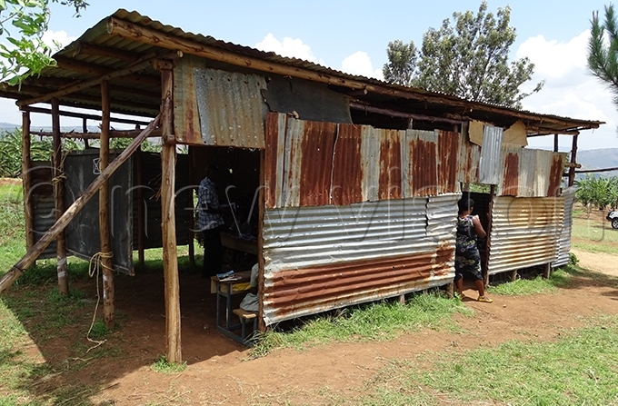  makeshift classroom at uma emorial rimary chool hoto by addeo wambale