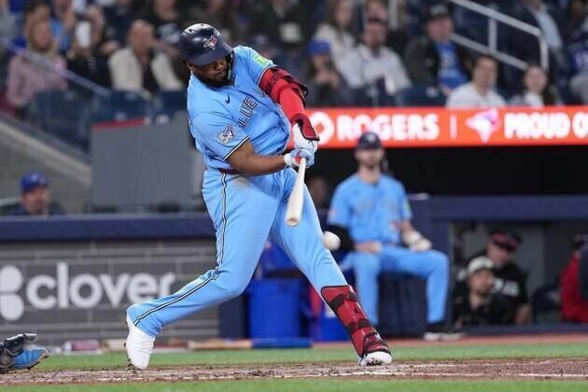 Blue Jays strive to avert second straight sweep by Rays