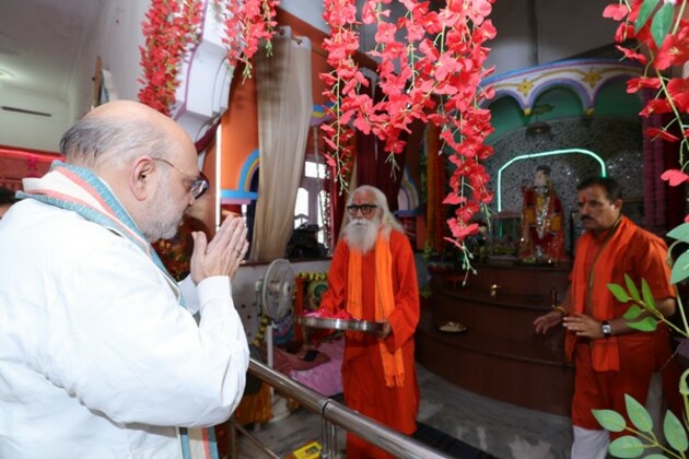J-K: Amit Shah visits Geeta Bhawan Temple in Poonch damaged during Pakistani shelling