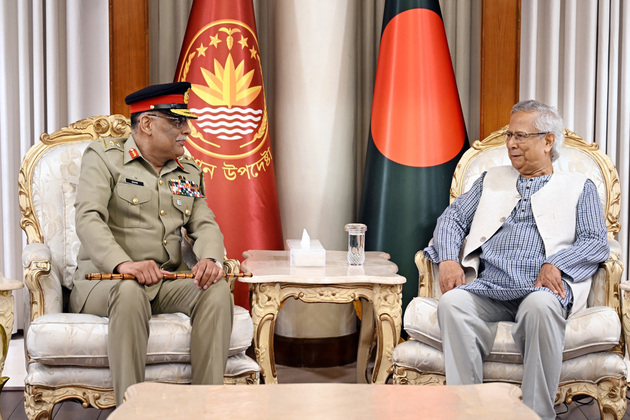 Pakistan Army's top General Mirza meets Bangladesh's interim leader Muhammad Yunus