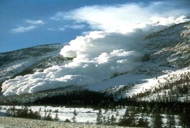 1 person killed in large avalanche in western Wyoming backcountry