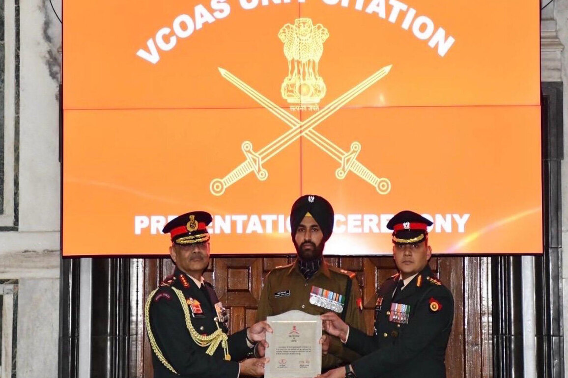 Vice Chief of Army Staff Lt Gen Pushpendra Singh awards Unit Citation to IFSU for service in Eastern Ladakh