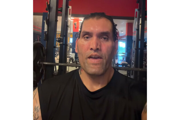 WWE legend Khali escapes unhurt after 'minor' car accident, says "didn't want to make it big deal"