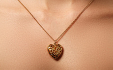 Maxburg buys jewellery retailer Perlkönig