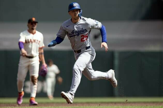 Michael Conforto excels as Dodgers pound Giants