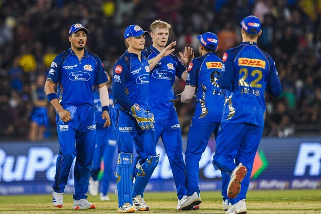 Gavaskar wants MI to give chance to younger players in remaining IPL fixtures