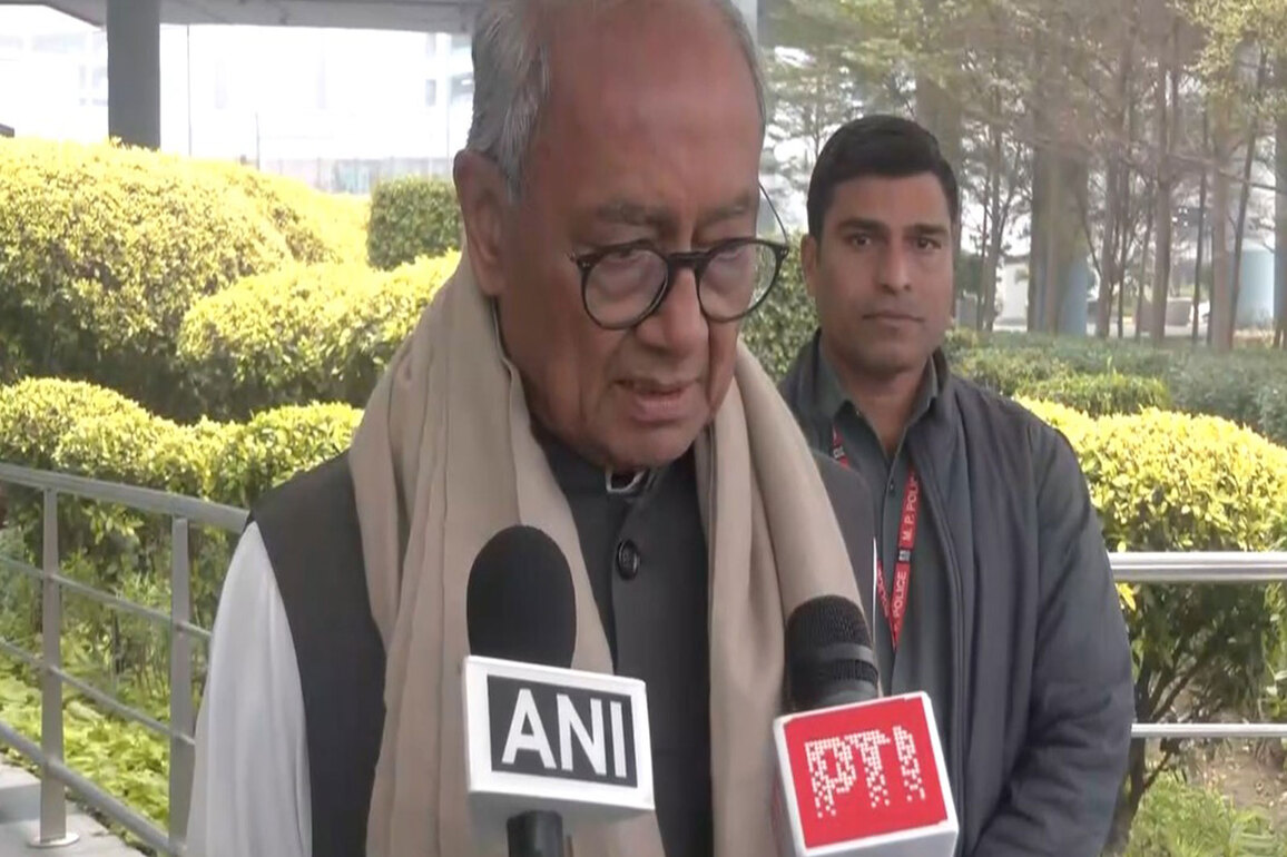 "DGCA should conduct a full investigation": Digvijaya Singh condoles Ajit Pawar's demise in Baramati plane crash