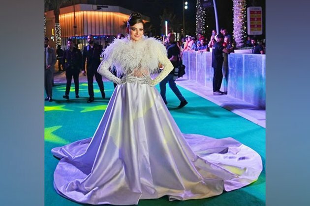 After Cannes, Urvashi Rautela steals attention at IIFA 2023 in white feather gown
