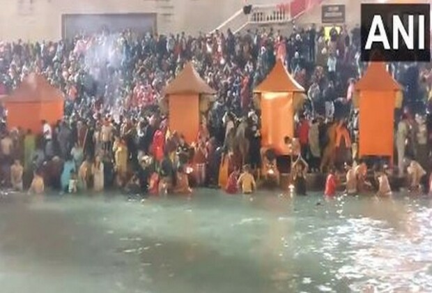 Uttarakhand: Devotees throng Har Ki Puari in Haridwar on Magh Purnima