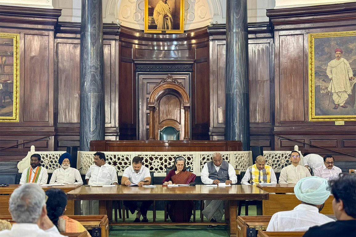 Congress Parliamentary Party hold its general body meeting in Delhi