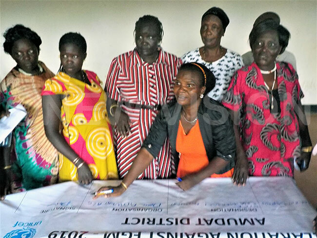  mudat female councillors signing the declaration to fight 