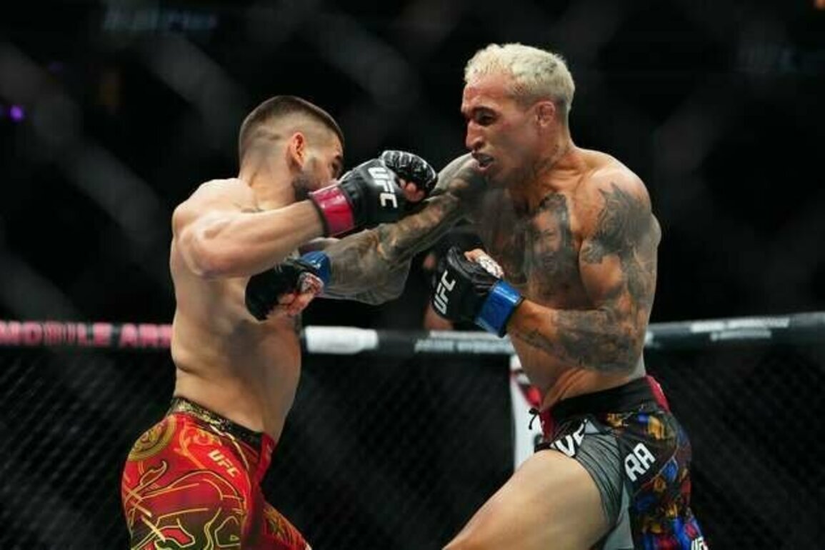 Charles Oliveira eyeing Max Holloway for title fight