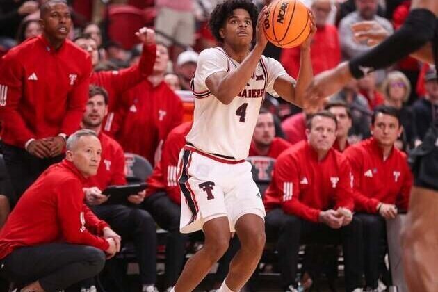 JT Toppin-less No. 16 Texas Tech forges on at No. 4 Iowa State