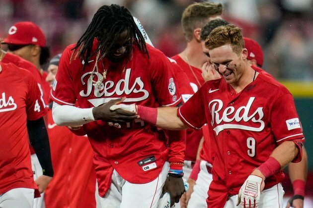 Rookies remain in spotlight as Reds oppose Dodgers again
