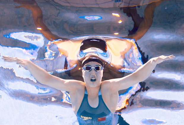 パピエ　City swimmer Watanabe sets unprecedented world record for 200-meter