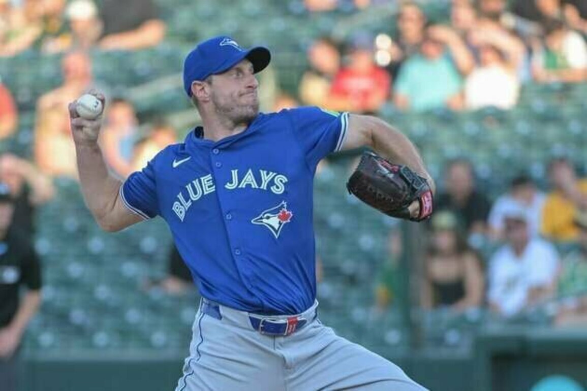 Yankees aim to halt Blue Jays' 11-game home win streak