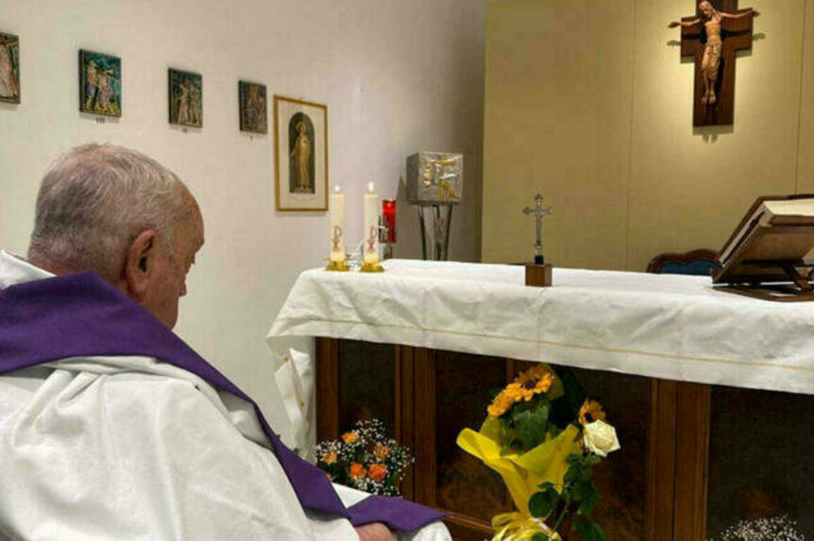 Pope seen in photo for first time since admitted to hospital