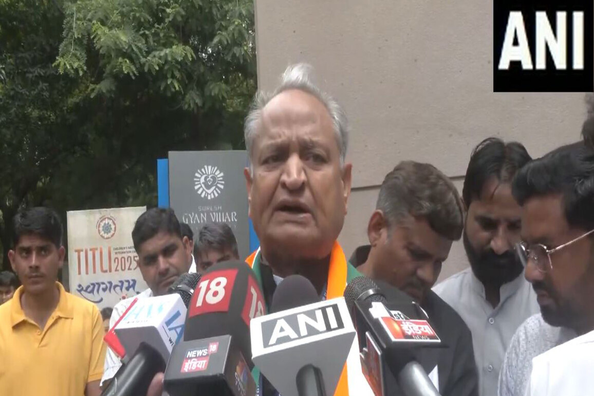 "Doing a formality.. should have gone earlier": Congress' Ashok Gehlot on PM Modi's visit to Manipur