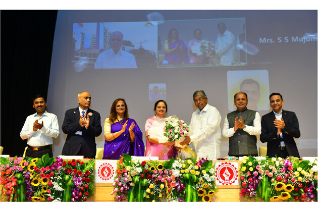 Dr. Swati Mujumdar Felicitated on Her Appointment as Chancellor of SSPU