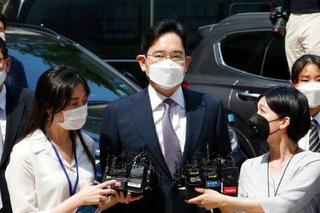 South Korea to Pardon Samsung&#039;s Lee, Other Corporate Giants