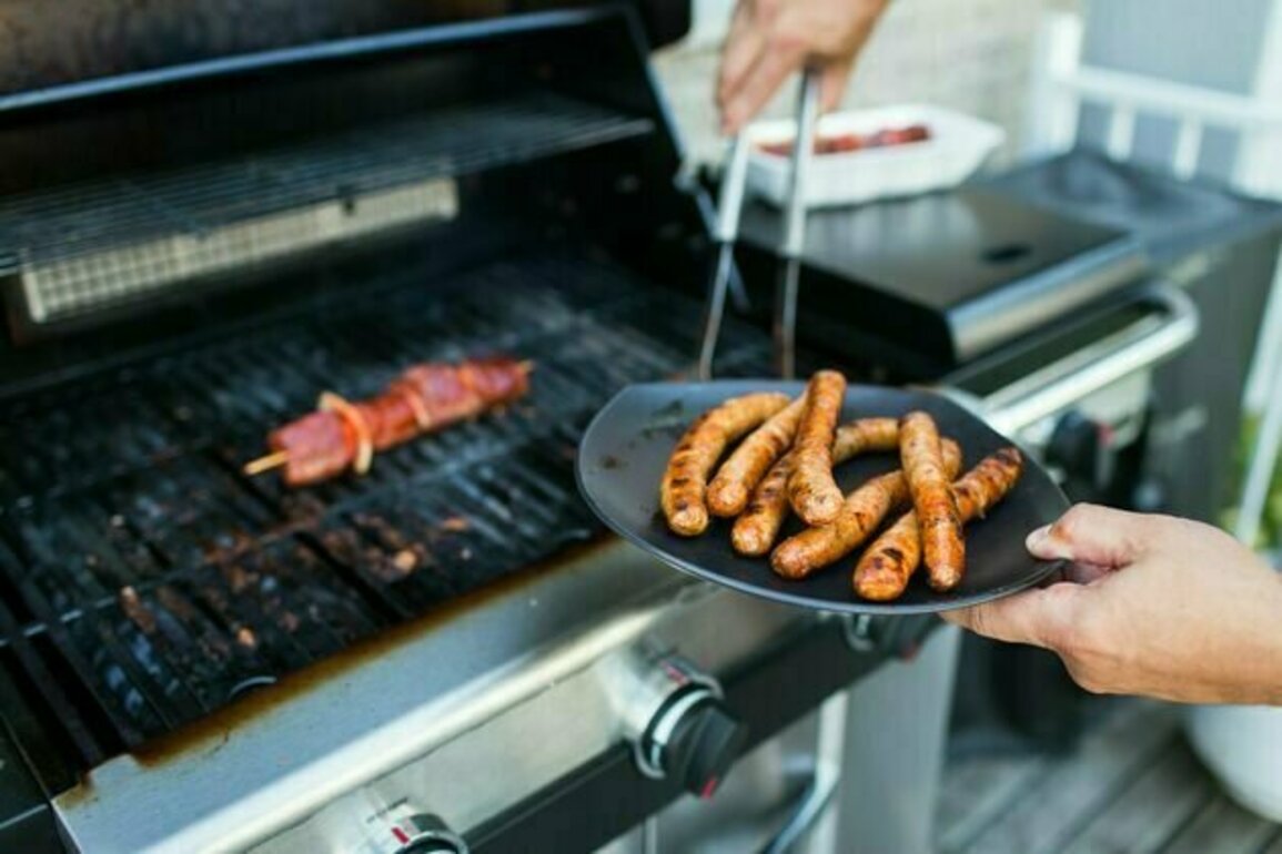 Can meat really protect against cancer-related deaths, as a new study indicates?